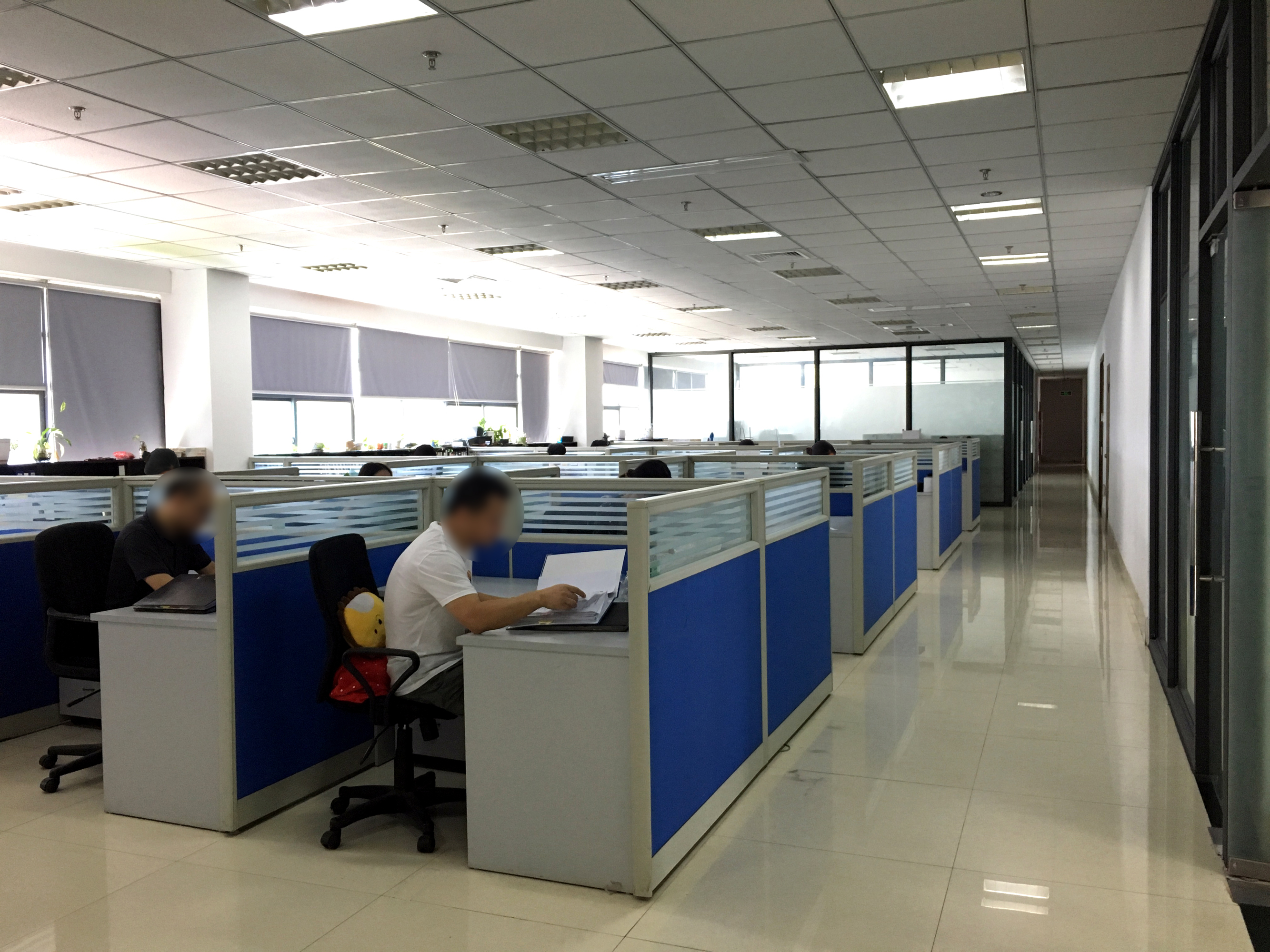 Lonrich fountain display